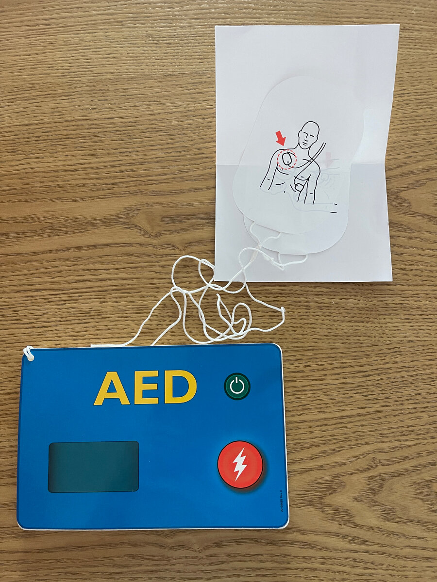 дефибриллятор, муляж, оборудование, пособие, тренинг, обучение, школа