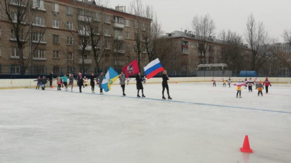 Волоколамск стрешнево завтра. Каток в Волоколамске. Покровское-Стрешнево каток. Каток на фабрике в Волоколамске. Волоколамское шоссе 67 каток.