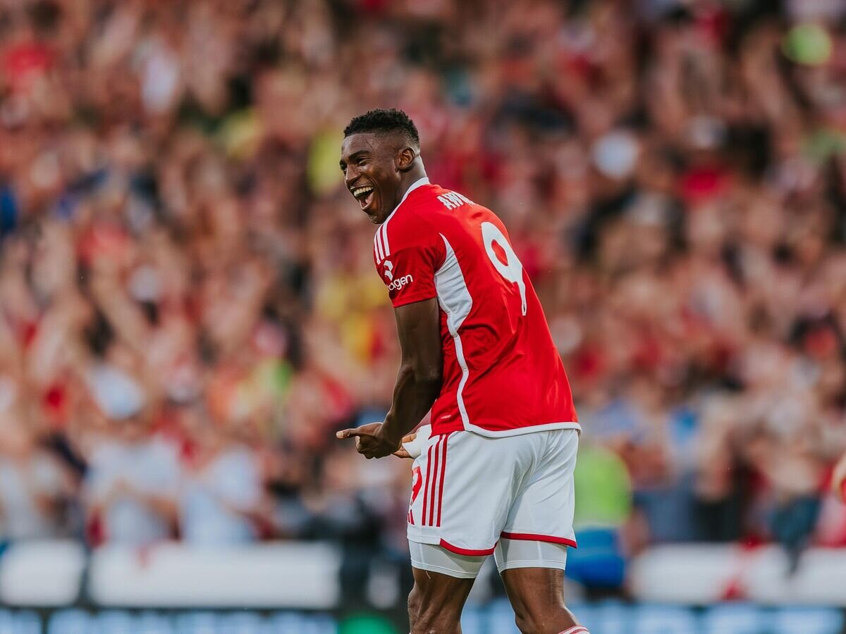    Нападающий "Ноттингем Форест" Тайво Авонийи в матче АПЛ© пресс-служба клуба "Ноттингем Форест"