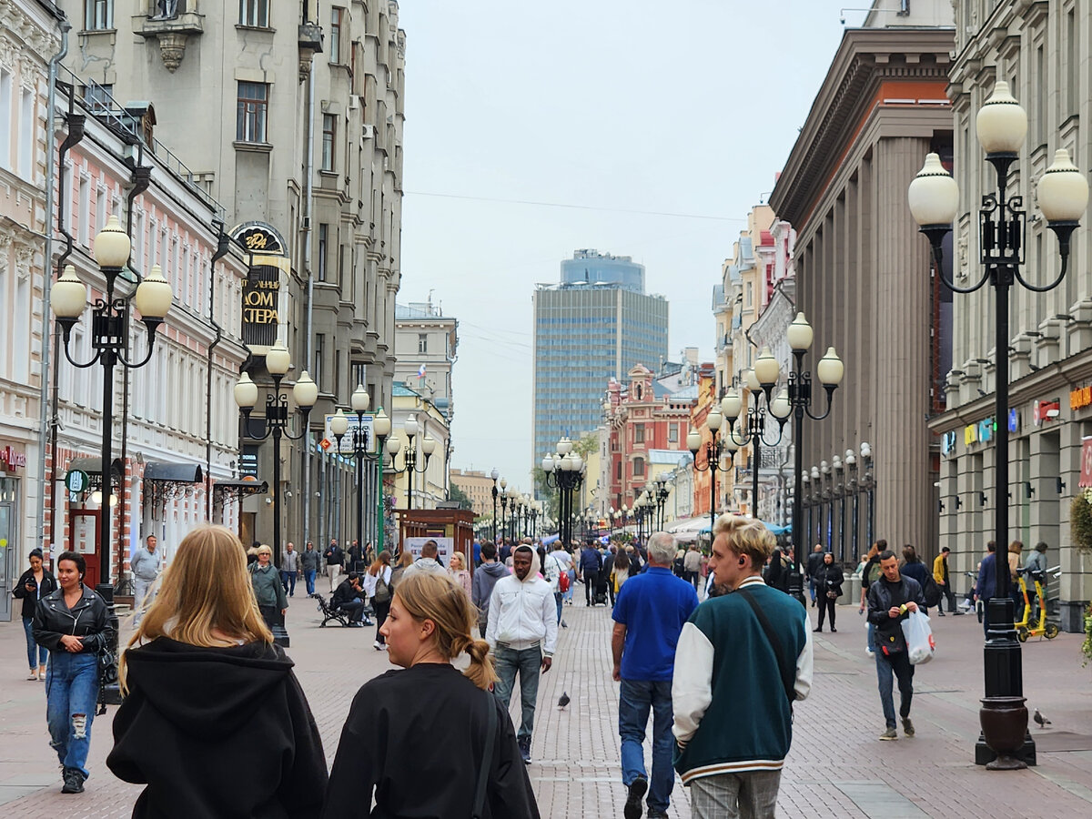 Крымчанка впервые в Москве с ночевкой. Мои впечатления от столицы. Сильно  разросшийся колхоз или современный красивый город? О чем пожалела |  Крымская путешественница | Дзен