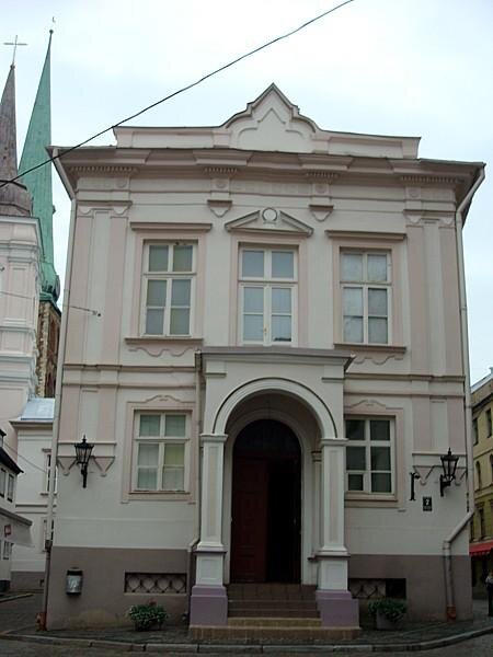 Здание на Маза Пилс 2. фото автора