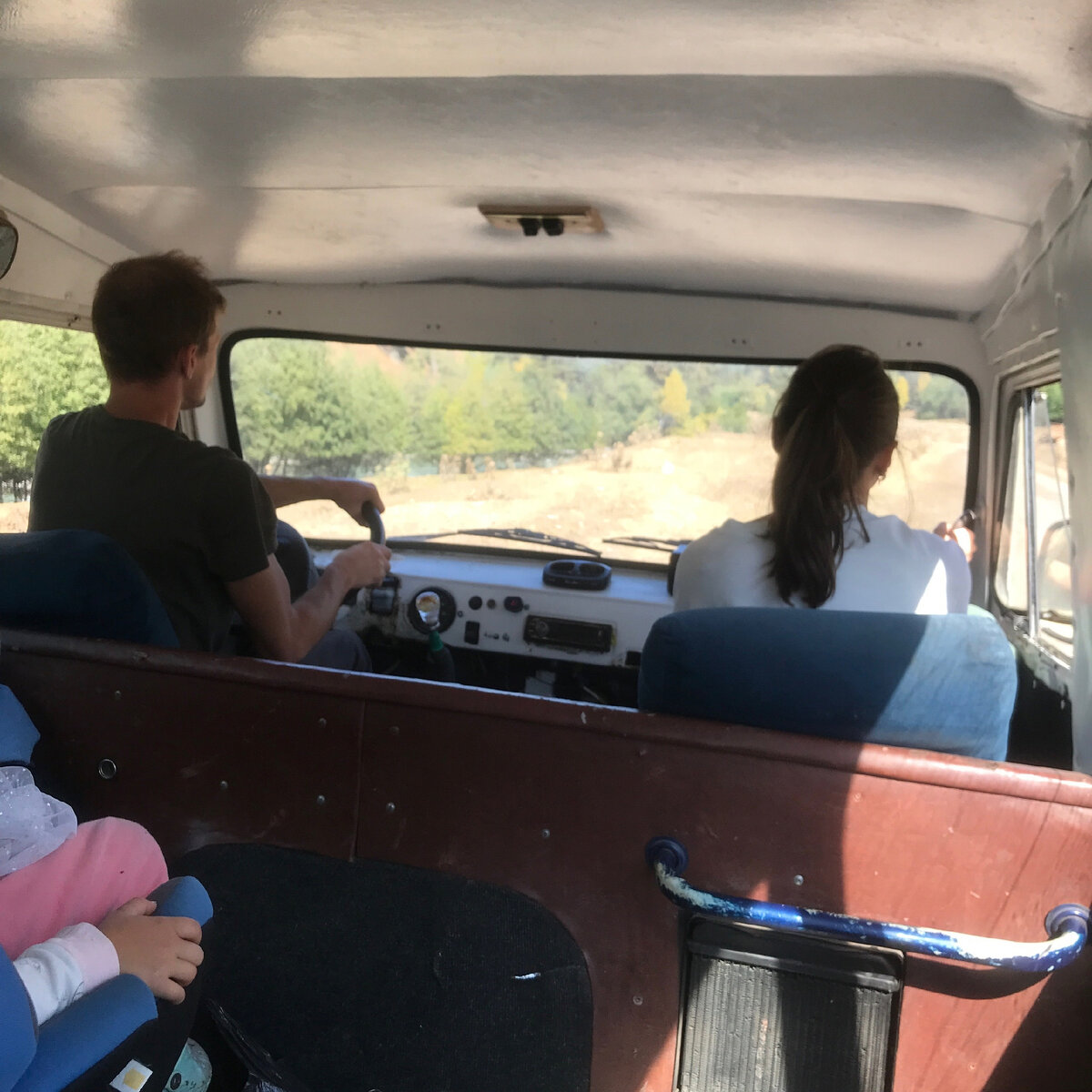 Дорога не простая, после двух часов, мотает