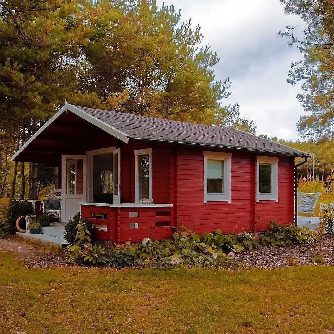 Дача. Домик в лесу