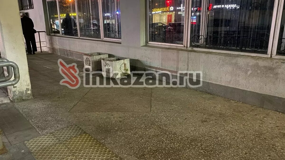     В Ново-Савиновском районе Казани жители избавились от бродячих собак, находящихся возле отделения почты и банка. О случившемся корреспонденту Inkazan рассказала пенсионерка Рамиля.