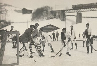 фото с яндекс.картинки (так выглядел хоккей на начальном этапе)
