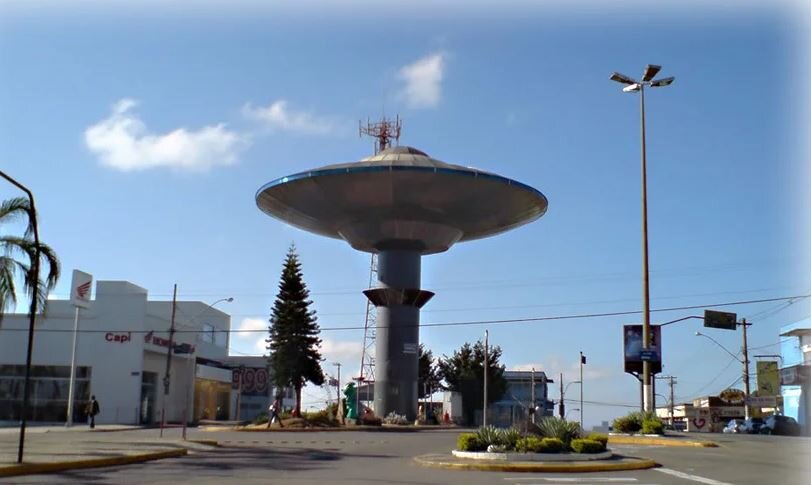 Летающая тарелка в городе Варжинья, Бразилия