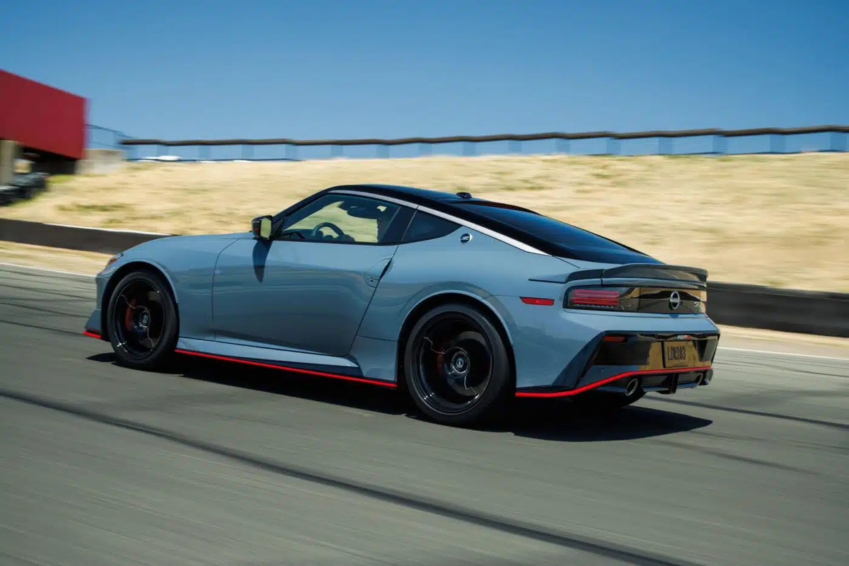 Nissan Fairlady z Proto