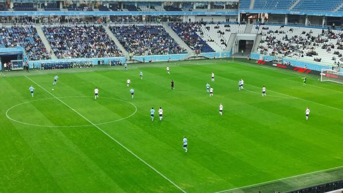     Волгоградский «Ротор» в матче 11-го тура Второй лиги обыграл омский «Иртыш». Единственный гол в концовке встречи забил Филипп Дворецков.