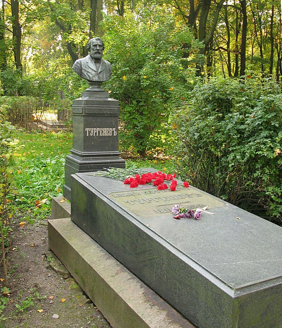 Тургенев иван сергеевич могила. Тургенев иван сергеевич могила. Могила тургенева на волковском кладбище. Тургенев иван сергеевич могила. Литераторские мостки могила тургенева.