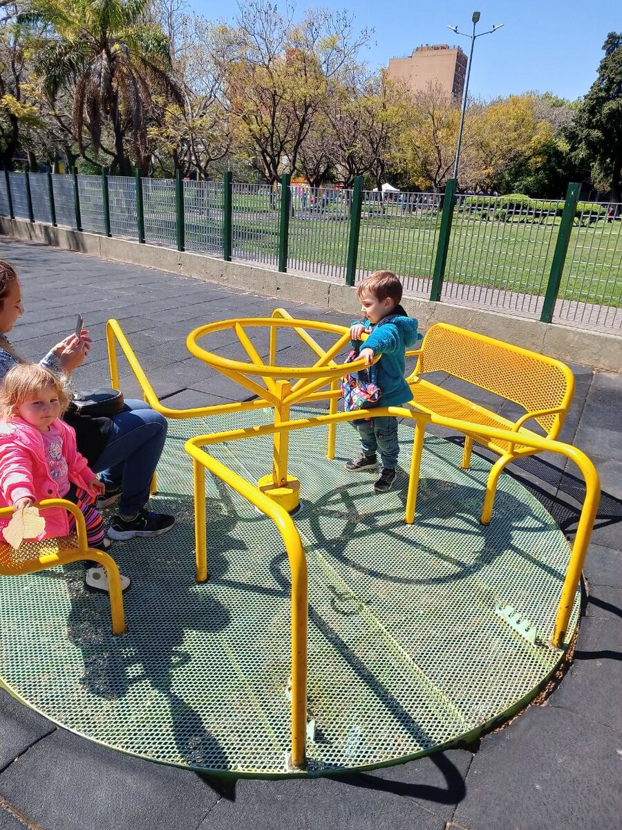 К сожалению или к счастью, фото без детей сделать достаточно проблематично)))))