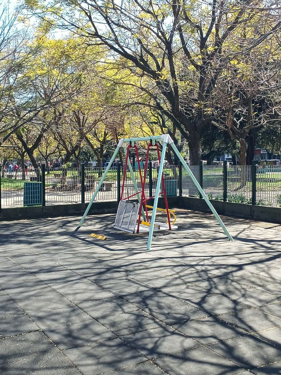 Оказалось, что это качель