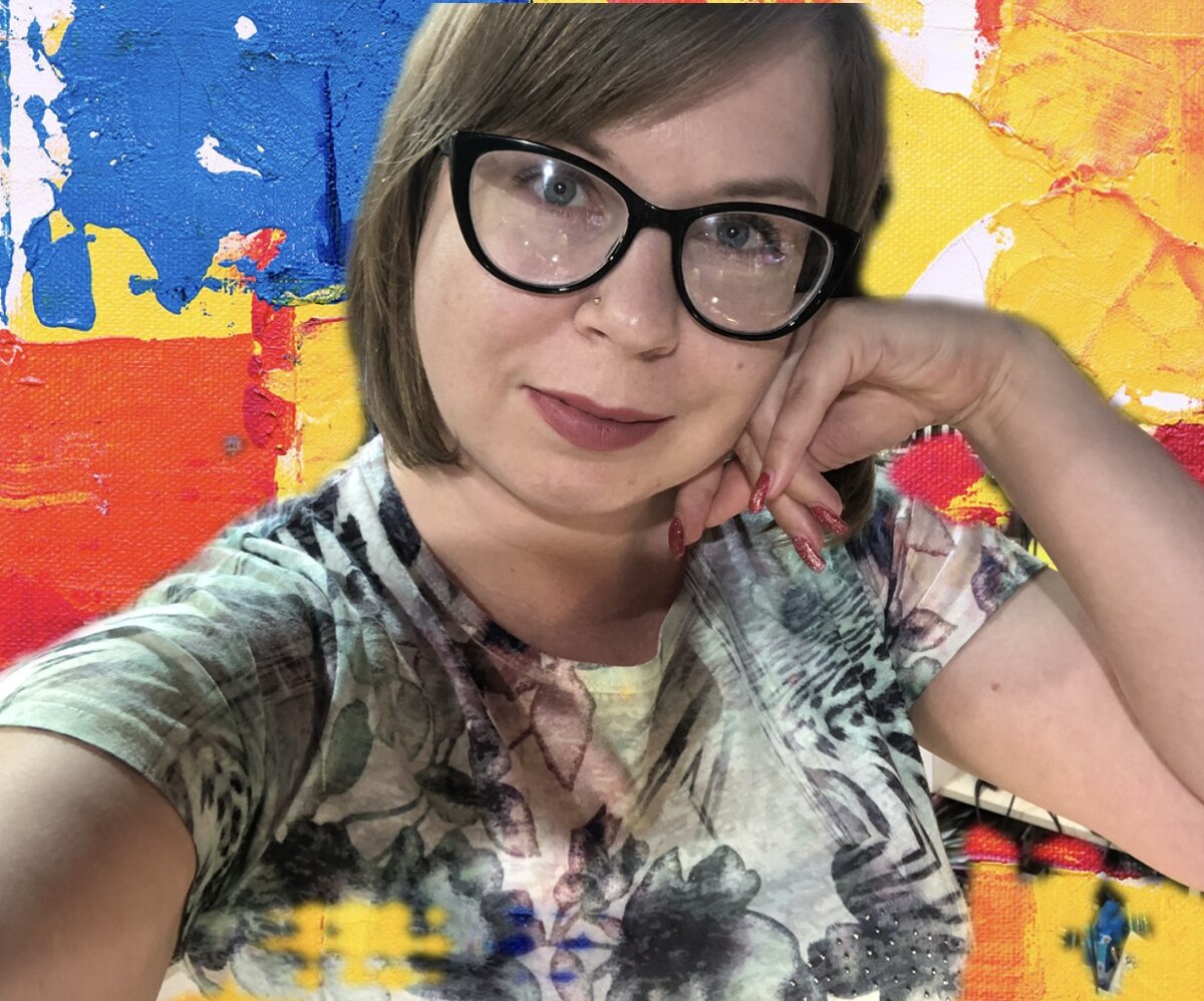 Привет! Я Лена, мне 36 лет. У меня чувствительная капризная кожа смешанного типа, ближе к жирному. Имею себорейный дерматит (не лечится), но практически 365 дней году нахожусь в ремиссии, благодаря грамотному уходу. Делюсь секретами ухода за проблемной кожей на основе своего опыта и массы прочитанных материалов по теме.🤗🌹Я НЕ бьюти-блогер 😉