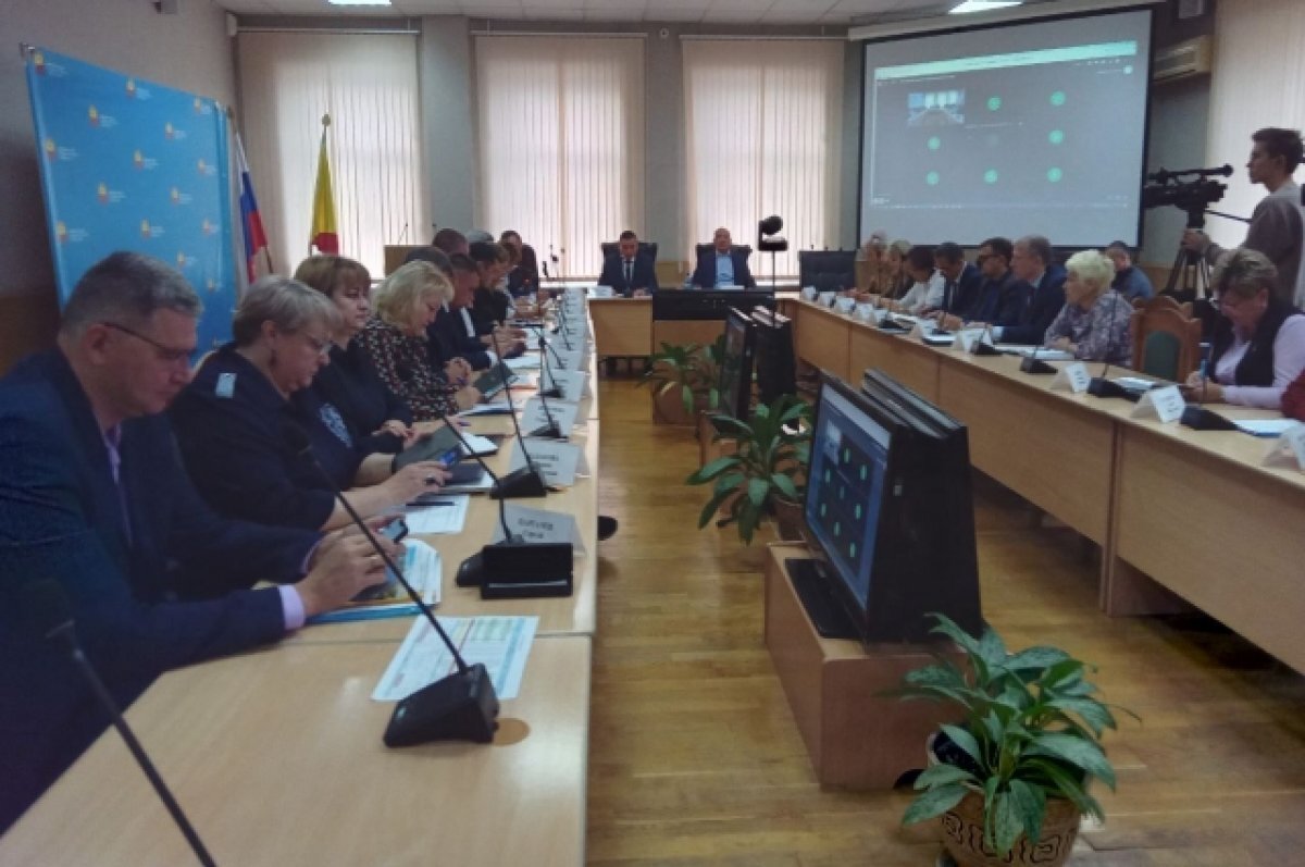    Краску разлили на строящейся спортивной площадке в Чите