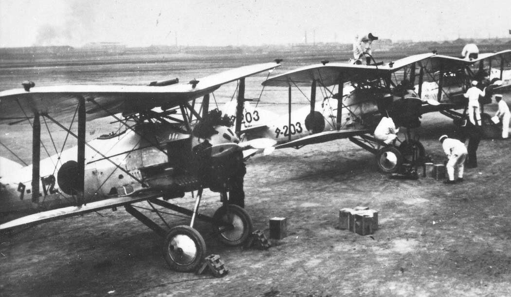 Истребитель А1N2 готовится к вылету