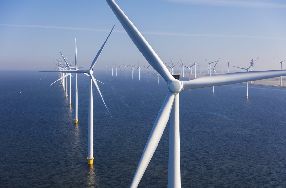  Переход промышленности на возобновляемую генерацию продолжается. Химический гигант BASF совместно с партнерами запустил ветропарк Kust Zuid в Северном море.