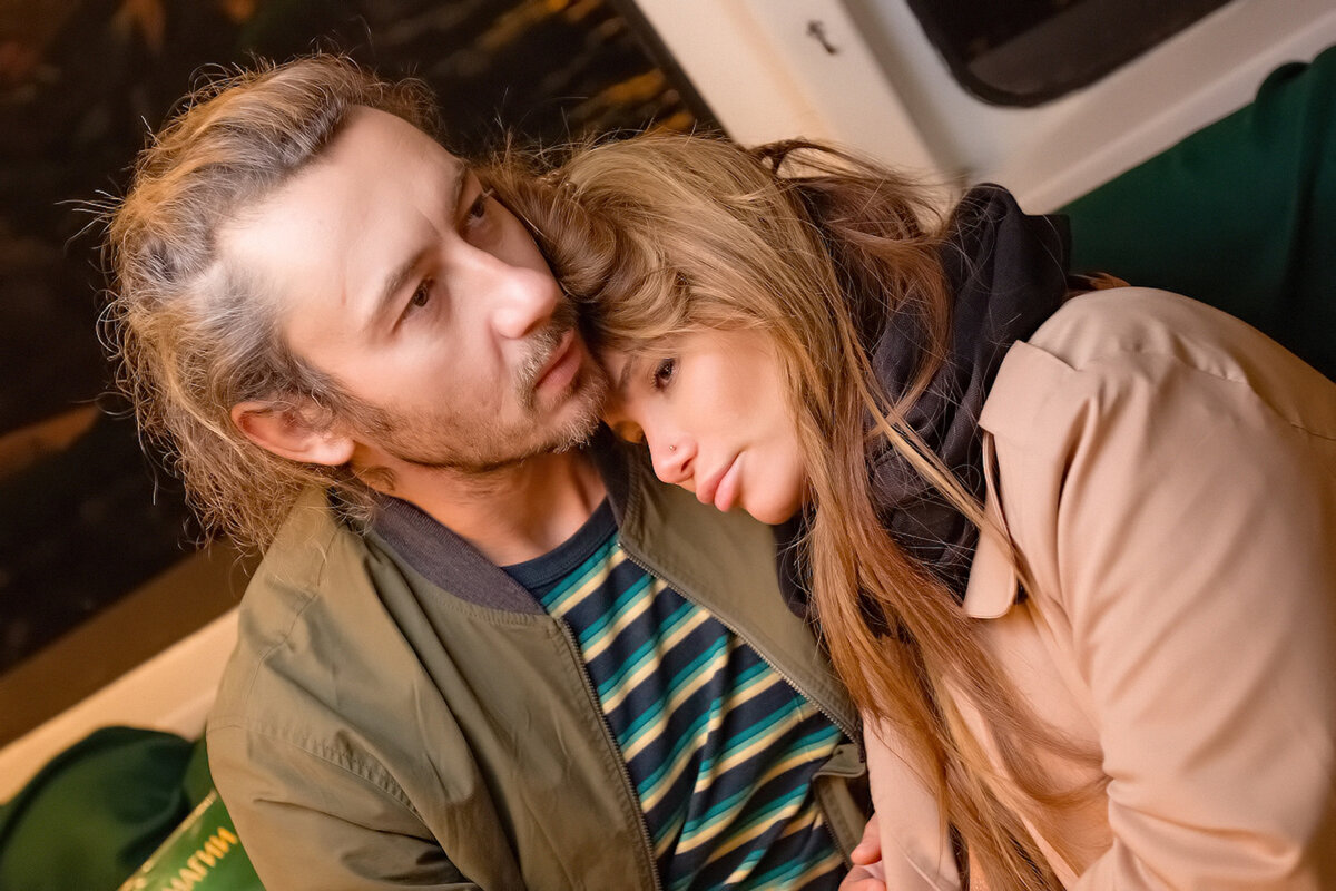    Айза назвала причину разрыва с ДмитриемСоцсети