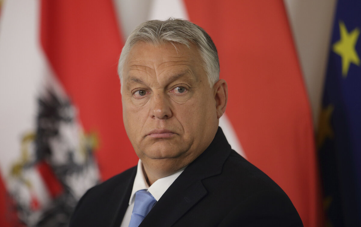     Виктор Орбан / AP Photo/Heinz-Peter Bader