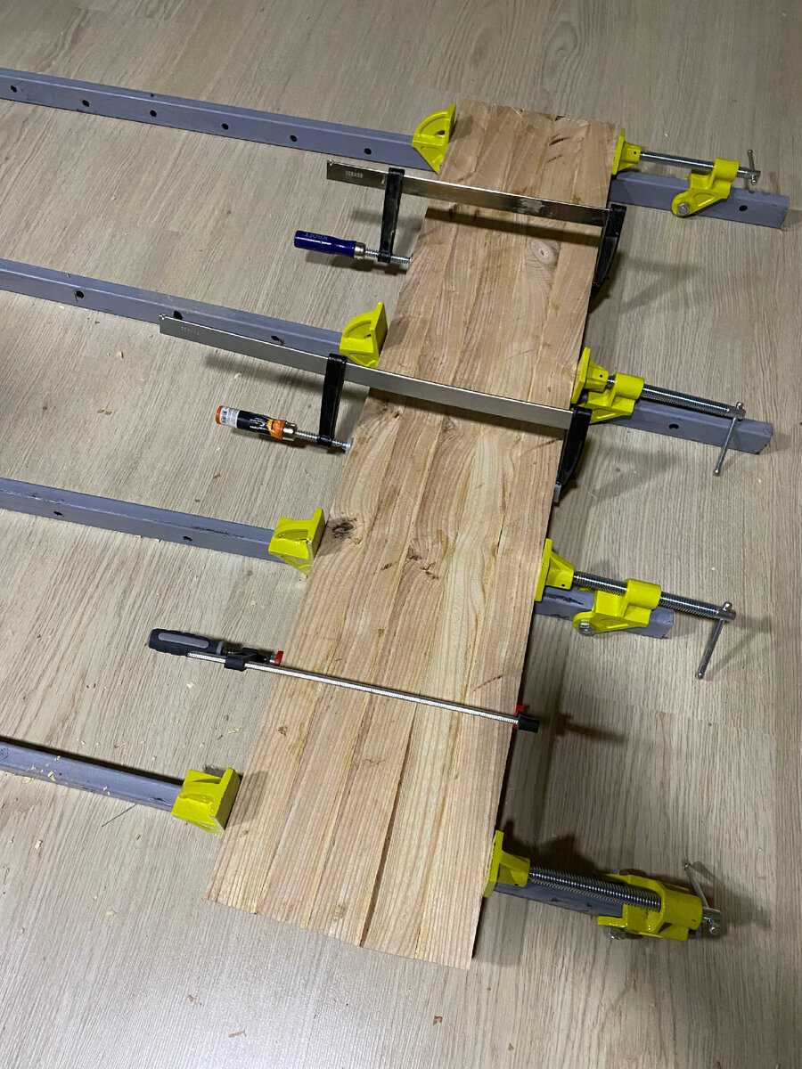 Новые струбцины, это как раз вот эти: желто-серые😃