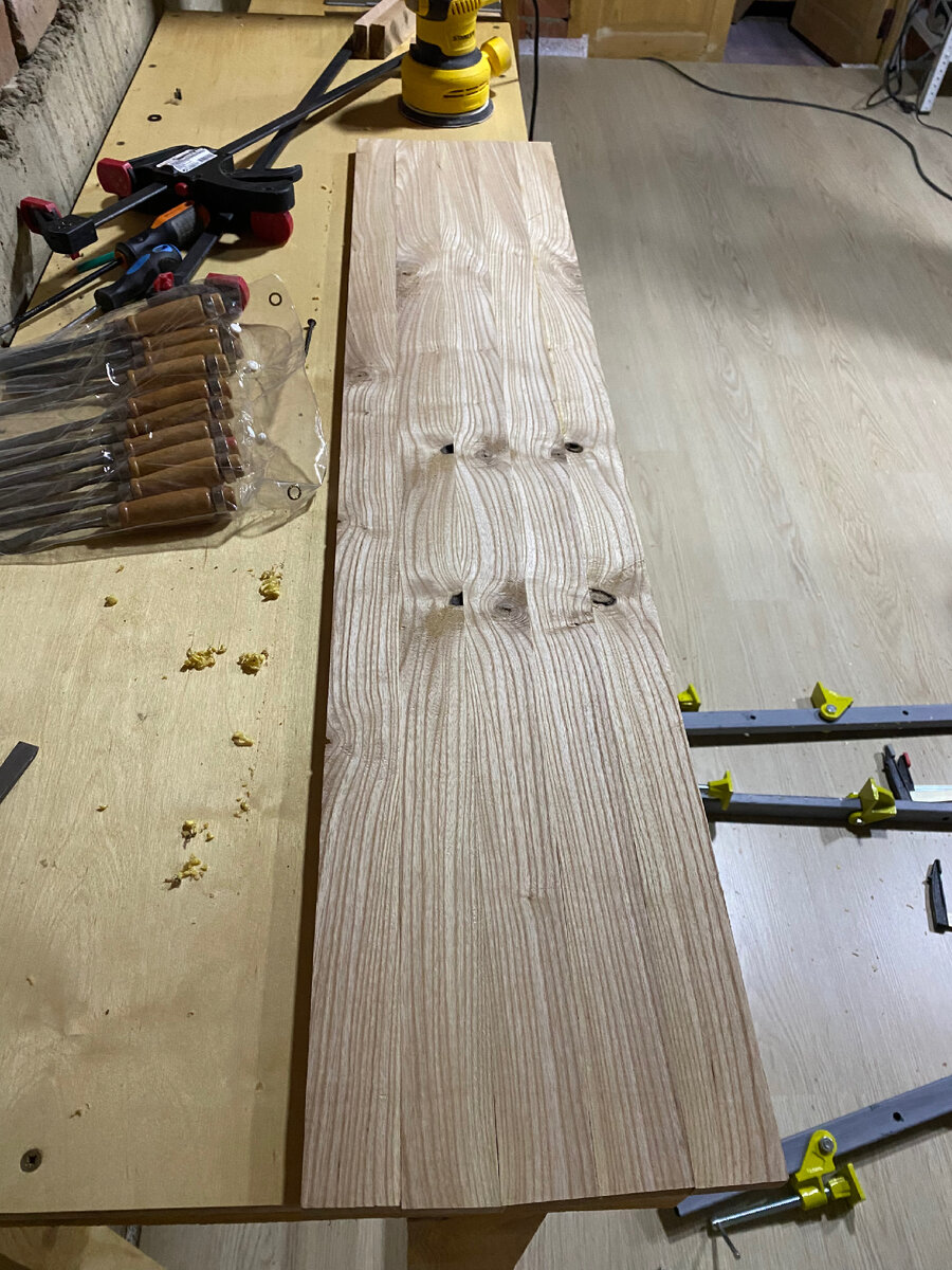 После склейки получился вот такой щит