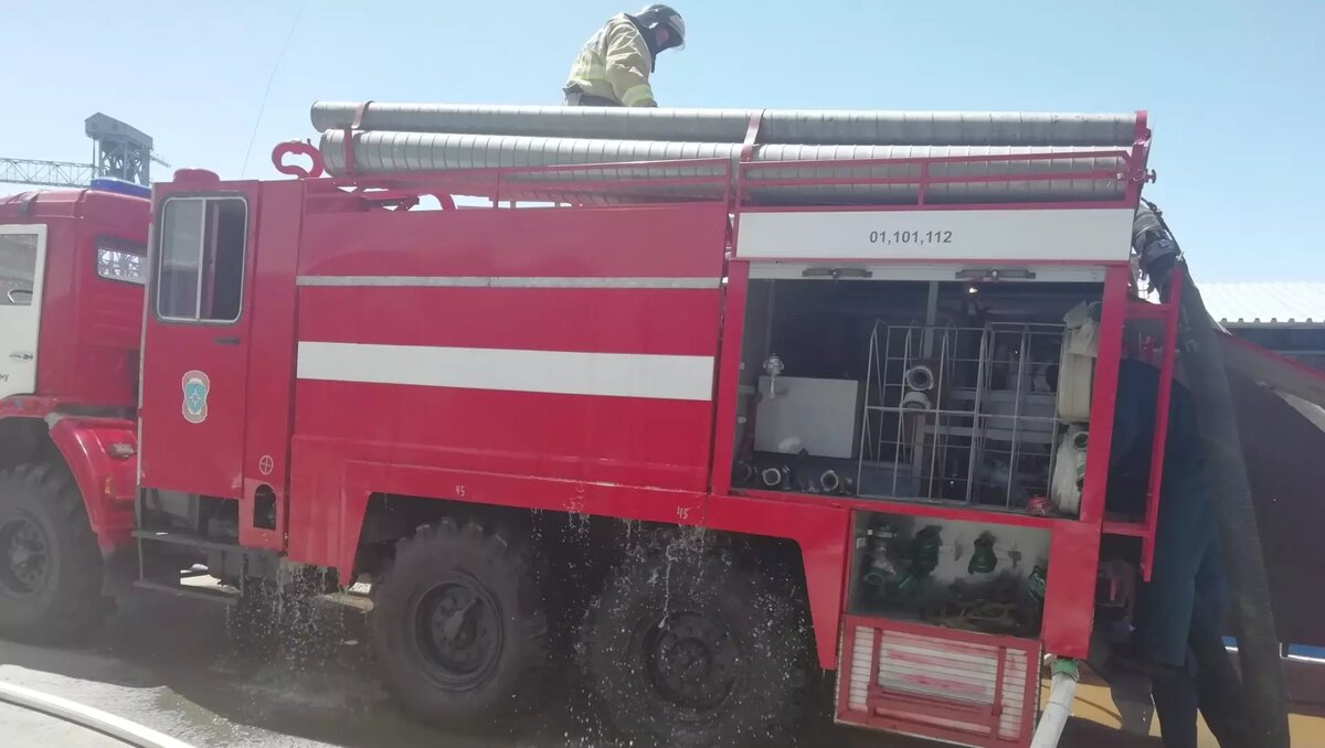     В Ростове-на-Дону вечером в воскресенье, 1 октября, на дороге загорелся автобус, сообщили водители в соцсетях.