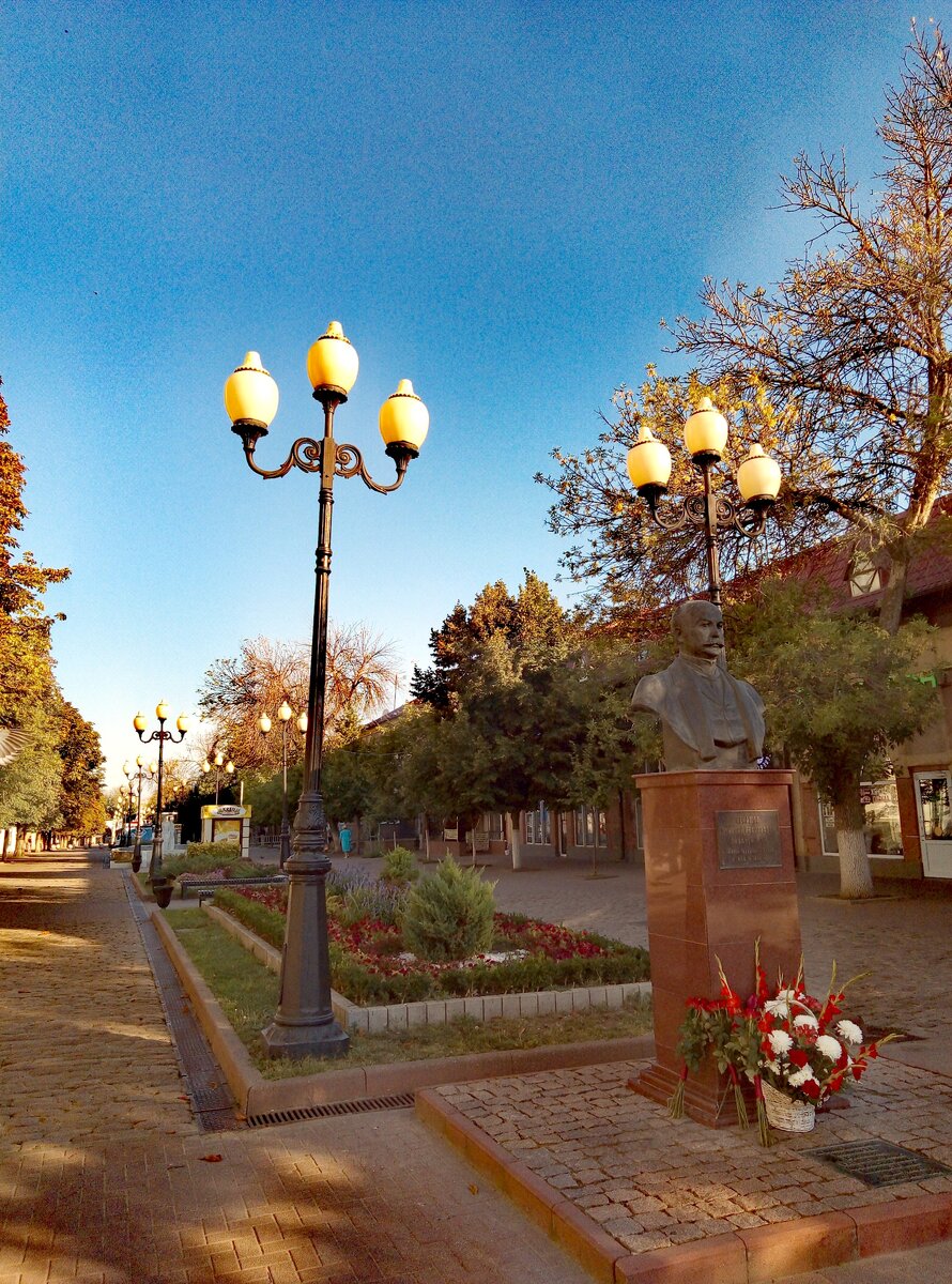 Памятник Ненашеву В. В.