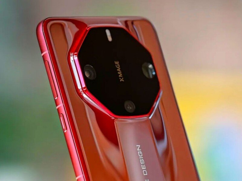    Материнская плата HUAWEI Mate 60 RS стоит дороже iPhone 15