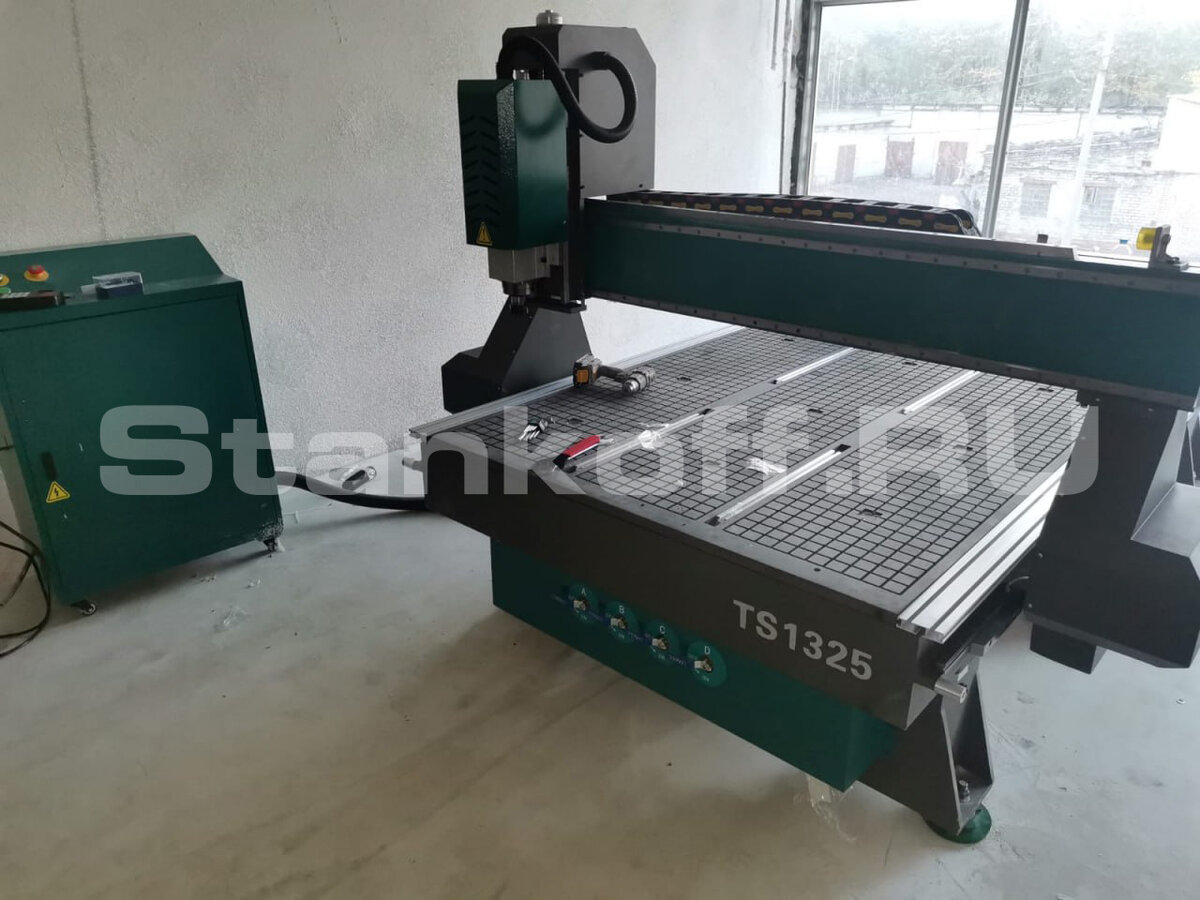  Фрезерный станок с ЧПУ TS 1325 PRO 
