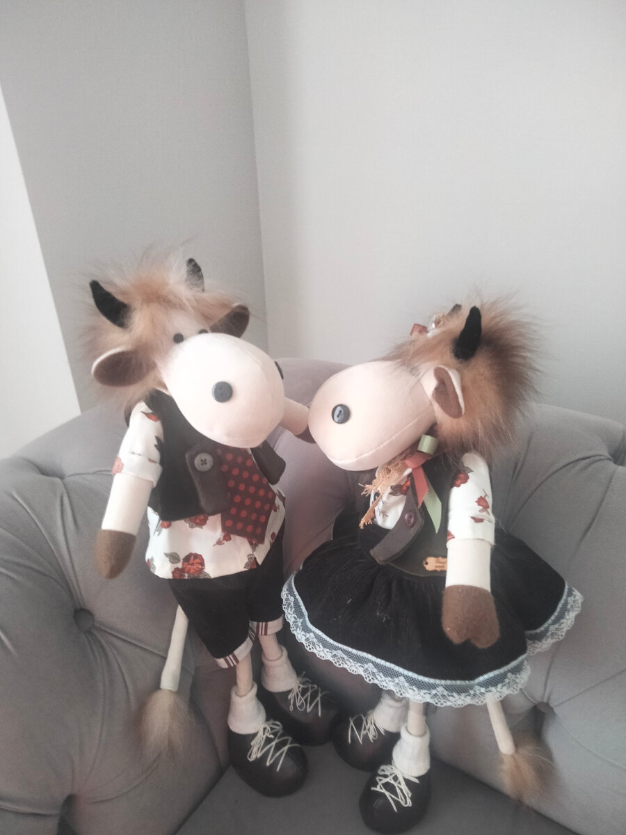 Парочка телочка и бычок 