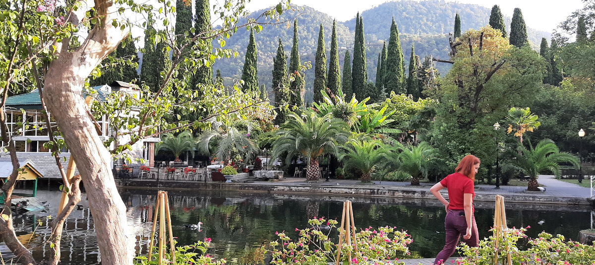 Абхазия. Настя в кадр попала.