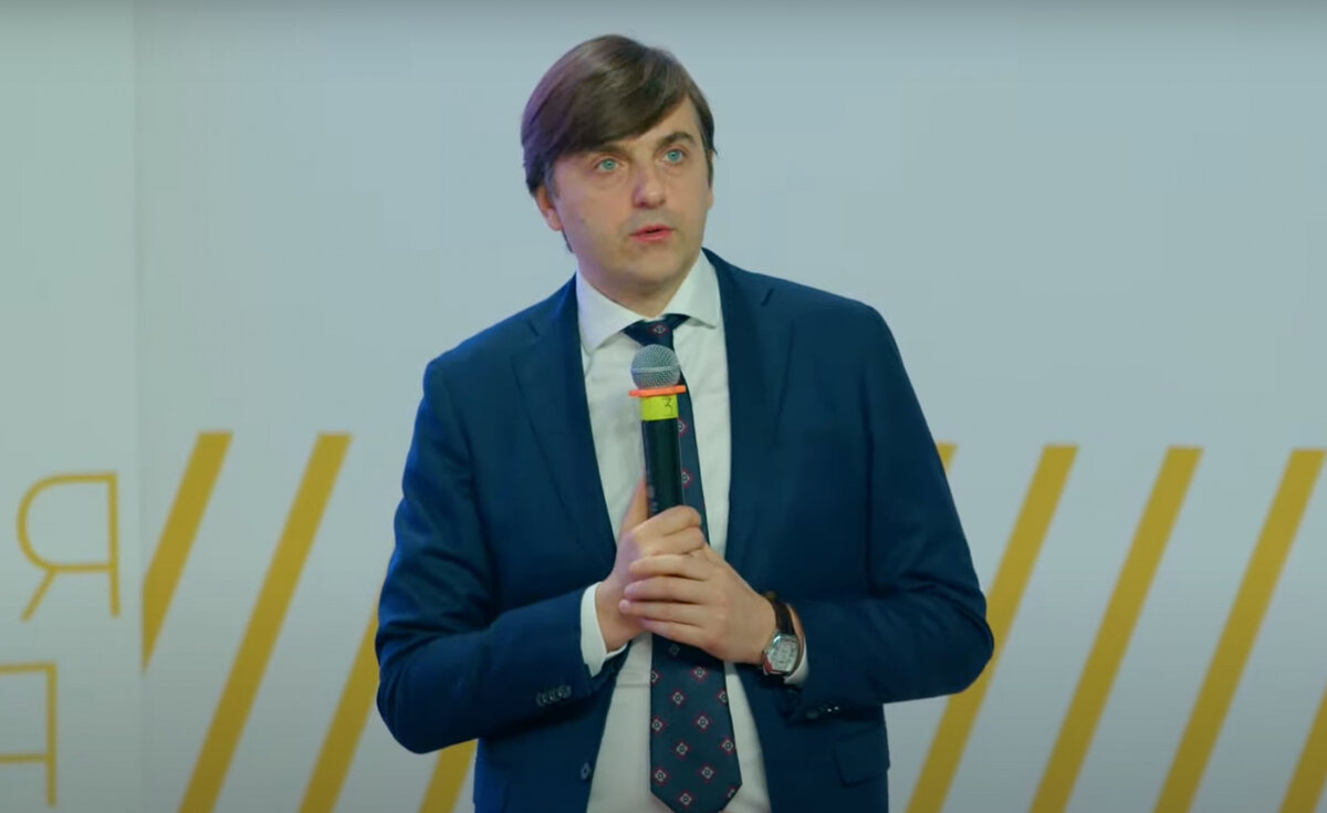 Для тех, кто забыл как выглядит Сергей Кравцов.