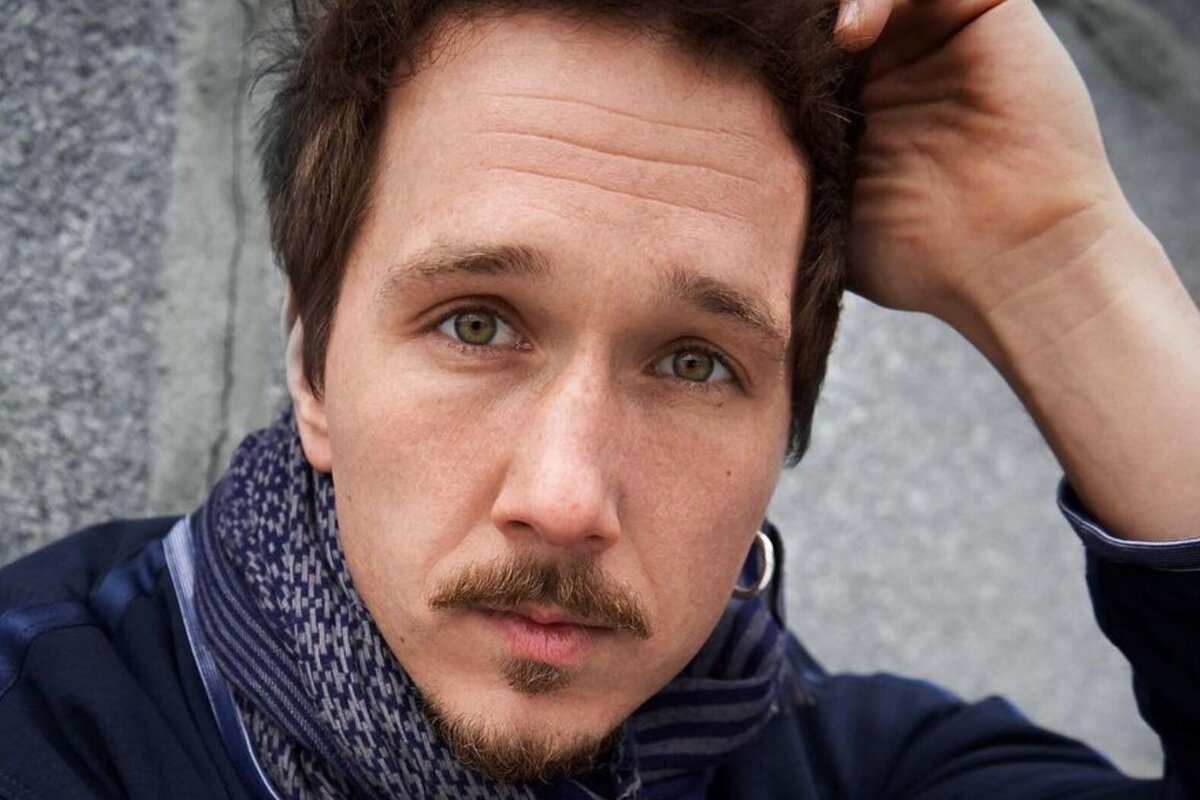     «Забеременела после первого секса»: актер сериала «Папины дочки» Кирилл Каганович признался, что переспал с аферисткой