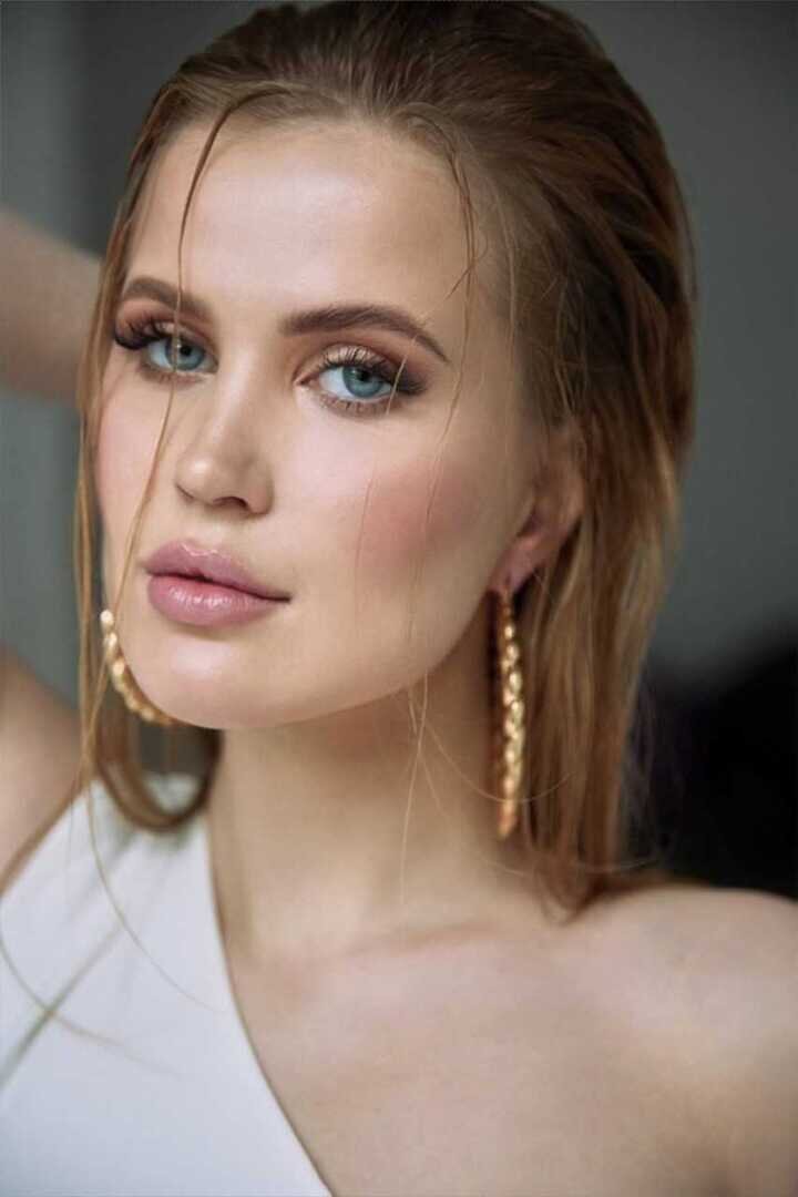    Ангелина Робигуд   
Личный архив Ангелины Робигуд