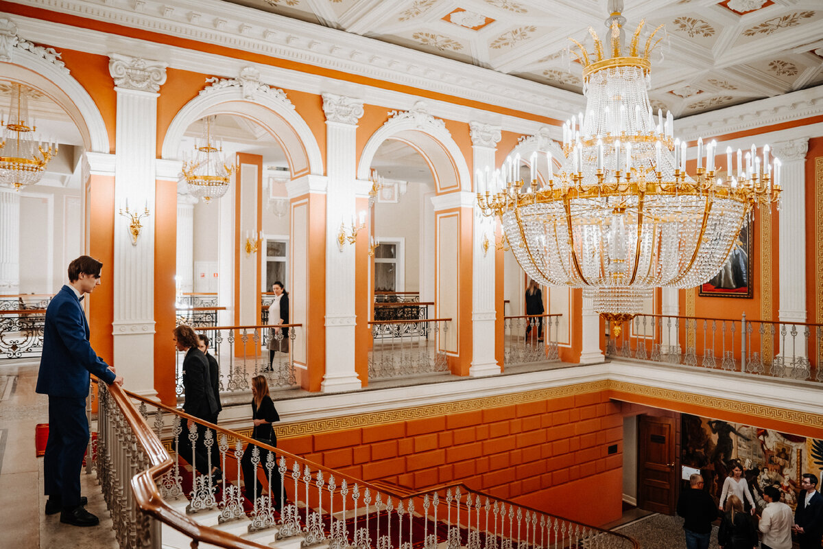 Парадная лестница