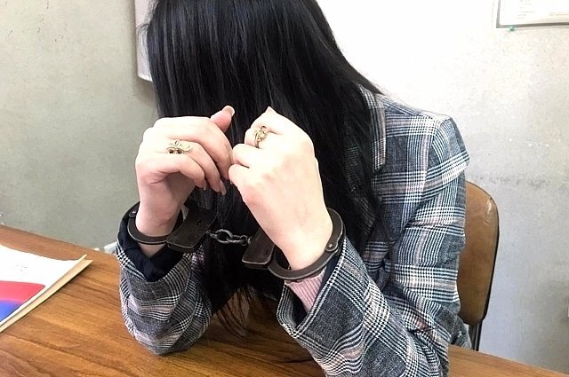    Оружие и доллары: что нашли при обыске в доме ростовской чиновницы?