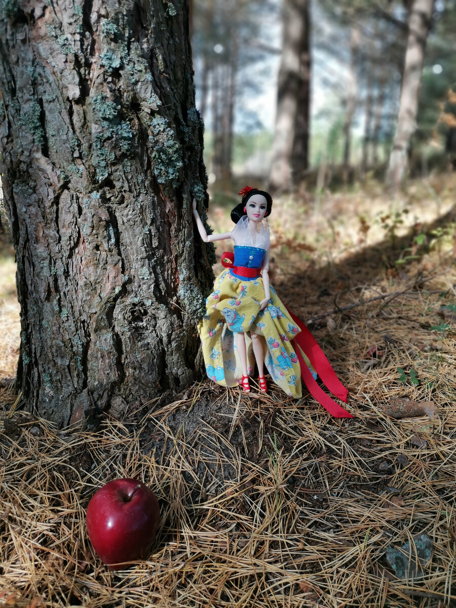 Белоснежка много времени проводила в лесу