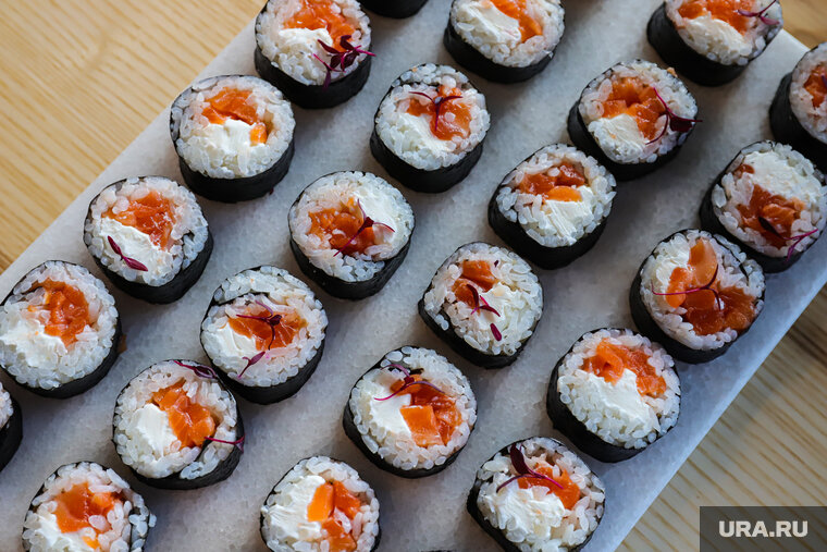    Татуировка с логотипом суши-бара дает клиенту пожизненное право бесплатно получать набор роллов