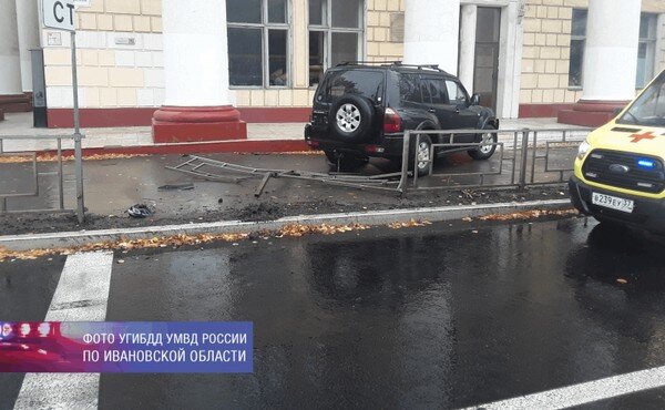     В Иванове в ДТП у медакадемии пострадали три человека