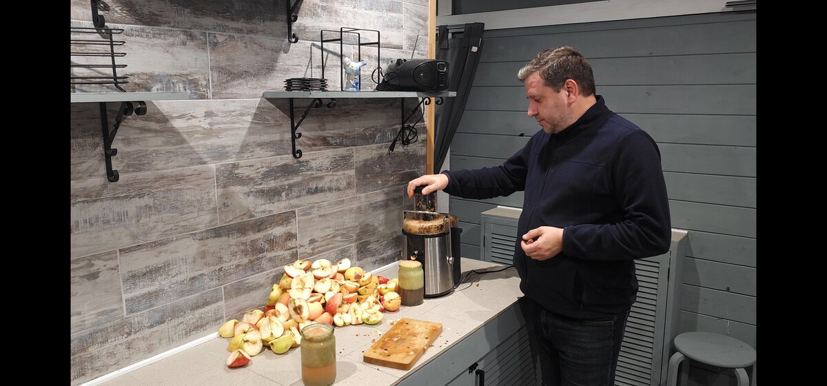 В банке можно увидеть соотношения сока и пены-пюре 