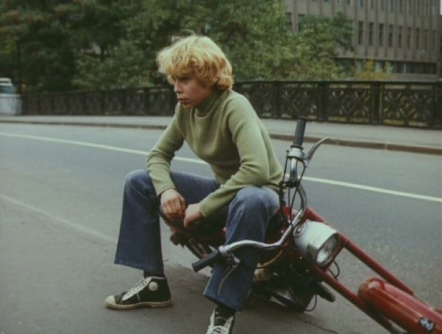 Кадр из к/ф "Приключения Электроника"