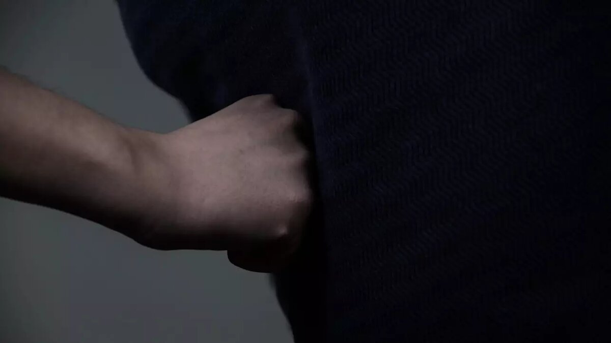     В селе Чукалы Дрожжановского района взрослые дети издеваются над младшими. Они снимали на видео момент избиения у стены. Соответствующая видеозапись появилась в Telegram-канале «Казань на максималках», однако Inkazan не может ее прикрепить по этическим соображениям.