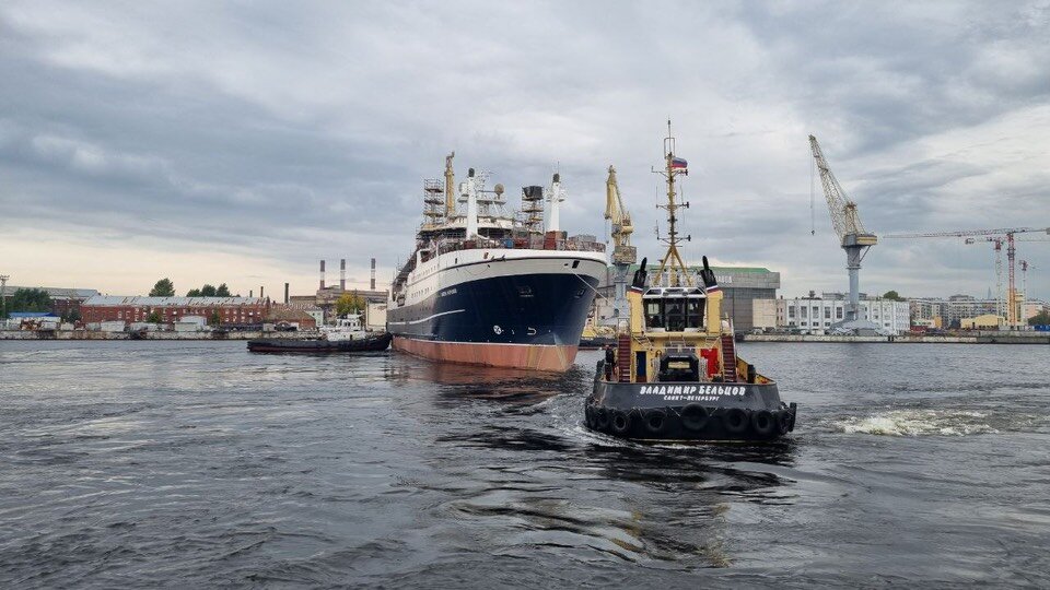 Начались доковые работы на БМРТ "Капитан Мартынов" / Фото: "Адмиралтейские верфи", ОАО  📷
