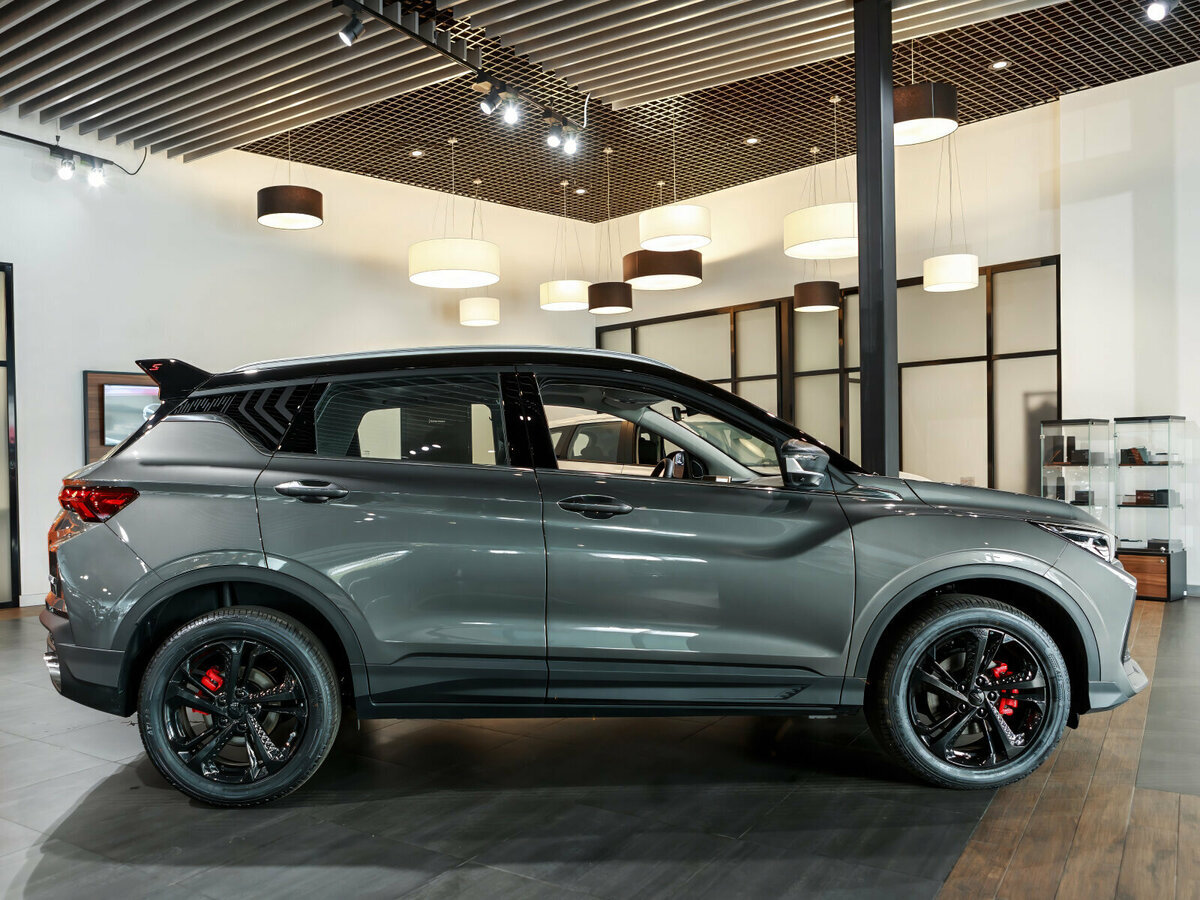 Geely рассекретила цены на новый Coolray в России. Источник иллюстрации - auto.ru