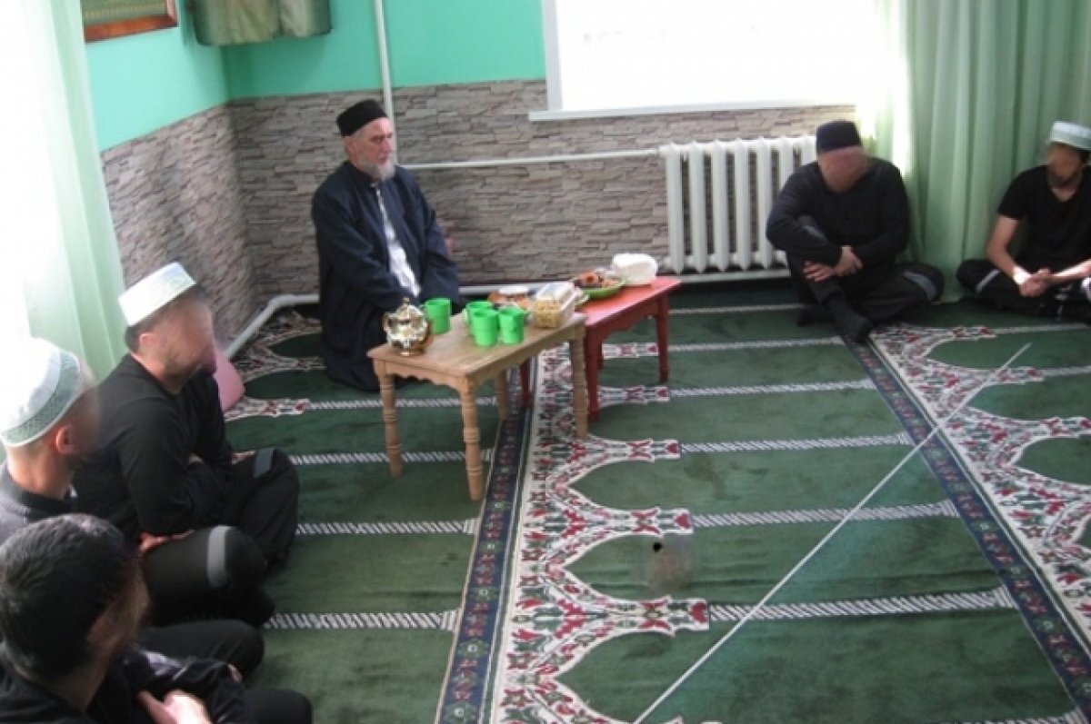    Муфтий Талип Яруллин провел душеспасительную беседу с осужденными ИК-26