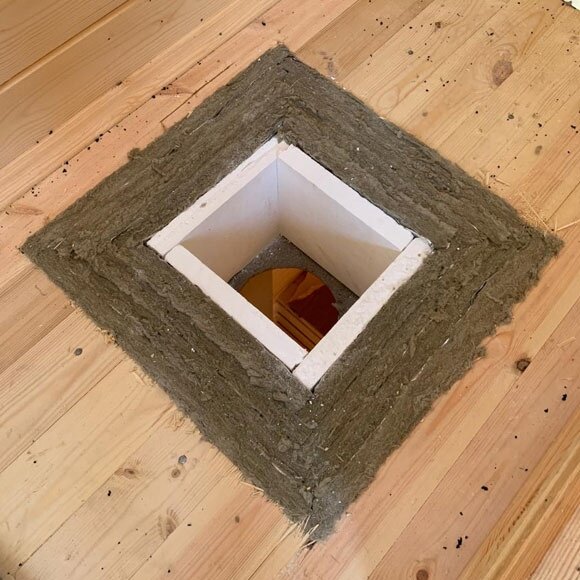 Безопасная потолочная разделка с использование ваты Rockwool Conlit и плиты ИзолМакс
