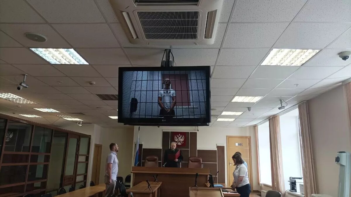     Месяцем ранее Ленинский райсуд отказал в удовлетворении аналогичной жалобы Уголькова.
