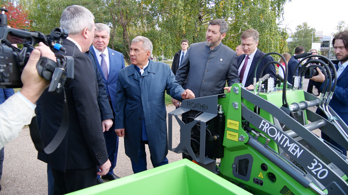 Электротяжмаш привод день машиностроителя 2020. День машиностроителя в набережных челнах. День машиностроителя в 2022 году набережные челны. Камаз день машиностроителя л на площади у органного зала. День машиностроителя в 2022 году набережные челны.