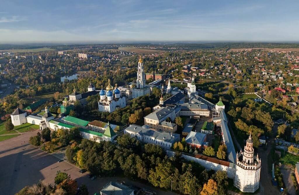 Юридический адрес сергиев посад. Троице-Сергиева Лавра Сергиев Посад. Сергиев Посад монастырь. Загорск монастырь Сергия Радонежского.