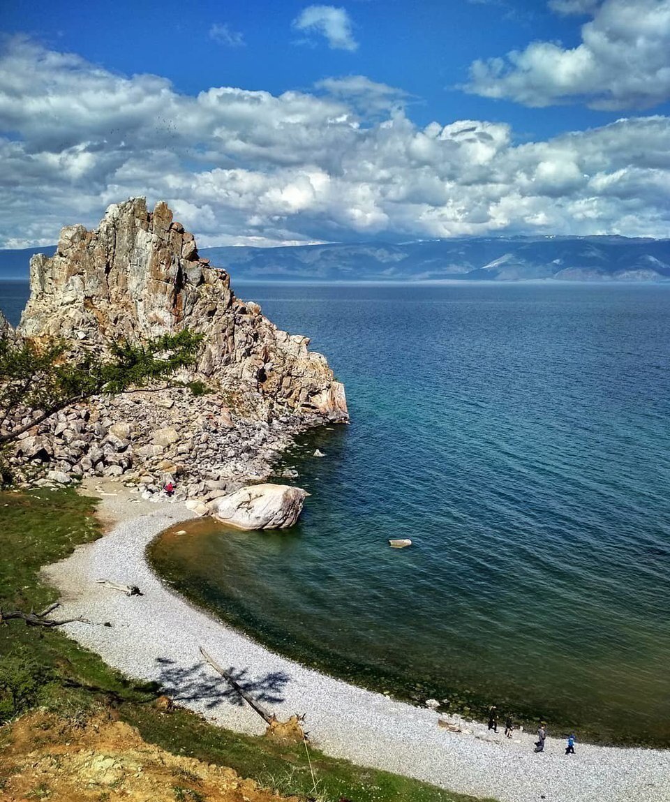 В озере байкал насчитывается