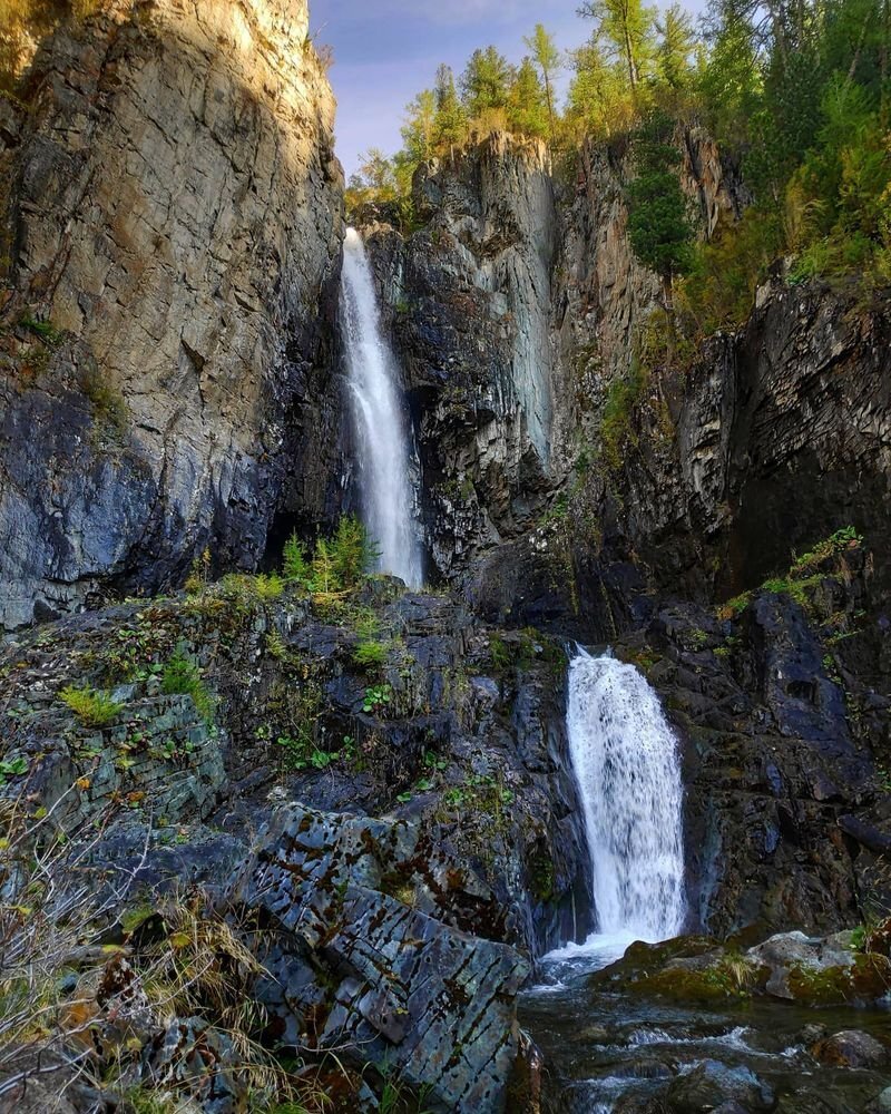 Горный Алтай водопад Башкаус