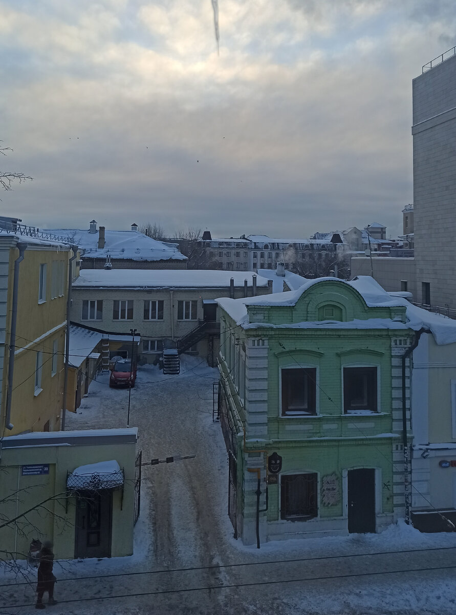 Вид из окна на морозную Казань